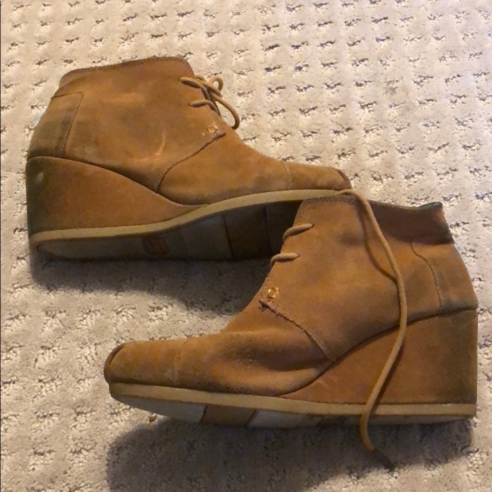 Toms desert wedge